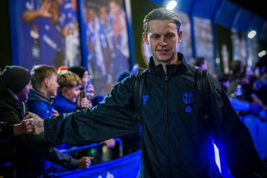 Frenkie de Jong, centrocampista del Barça, no jugará ante el Atlético por fiebre