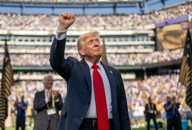 Trump dice que EEUU reparará la infraestructura petrolera «en muy mal estado» de Venezuela