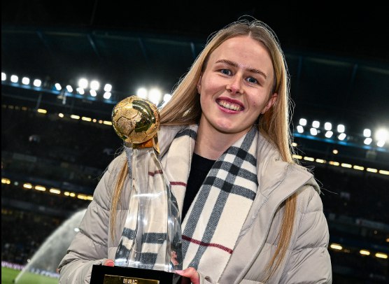 FIFA elige a la inglesa Hannah Hampton como la mejor portera del 2025