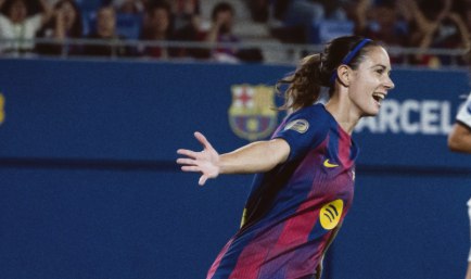 Aitana Bonmatí, estrella del fútbol femenino, quiere recuperarse de su lesión antes del fin de la temporada