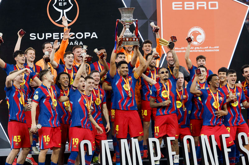 Araujo levanta el título de la Supercopa al cielo de Yeda