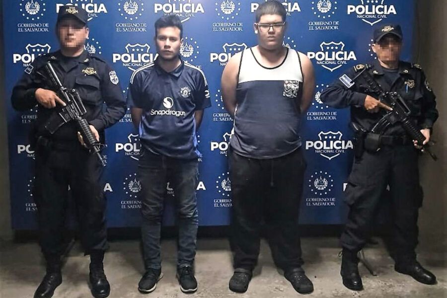 Detienen a dos hombres en Mejicanos acusados de tráfico de drogas