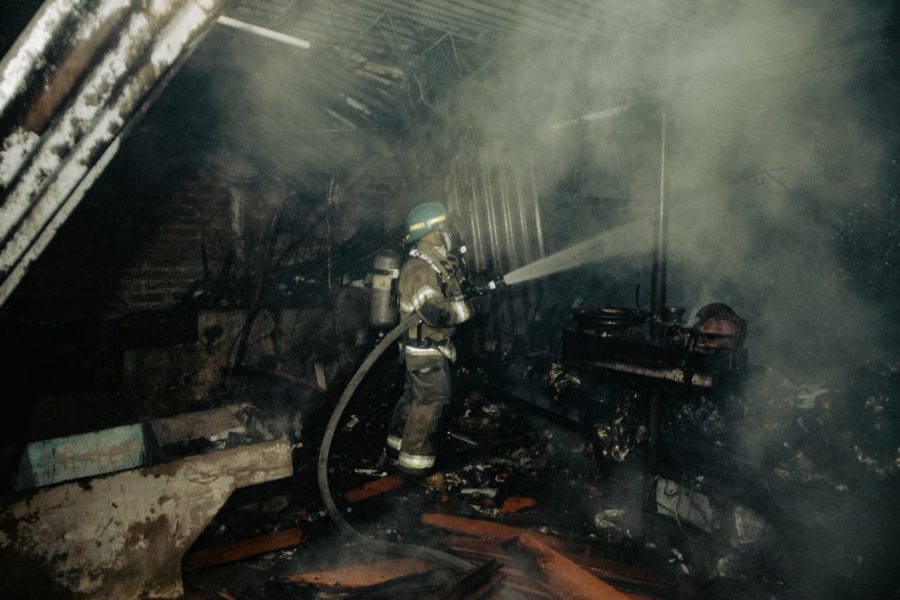 Incendios consumen vivienda en Cuscatancingo y áreas de maleza en otras zonas