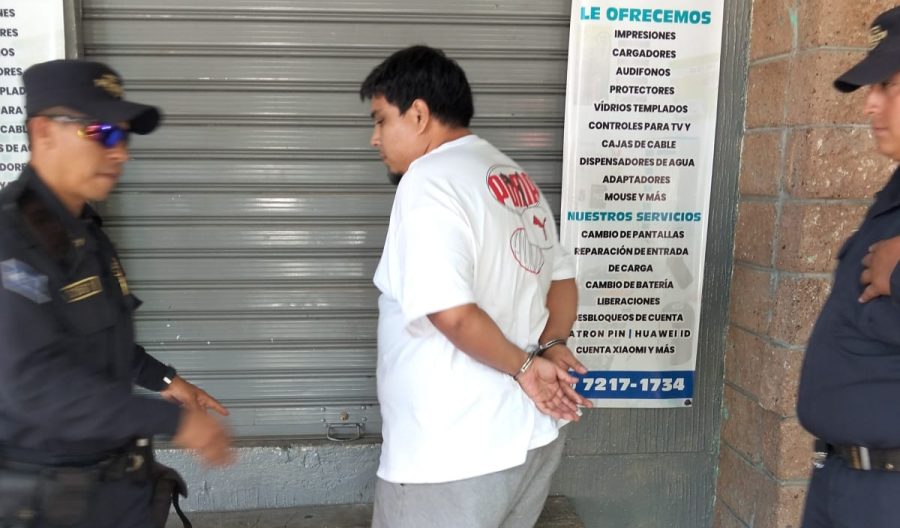 Allanamientos a negocios de compra y reparación de celulares dejan un capturado en La Libertad