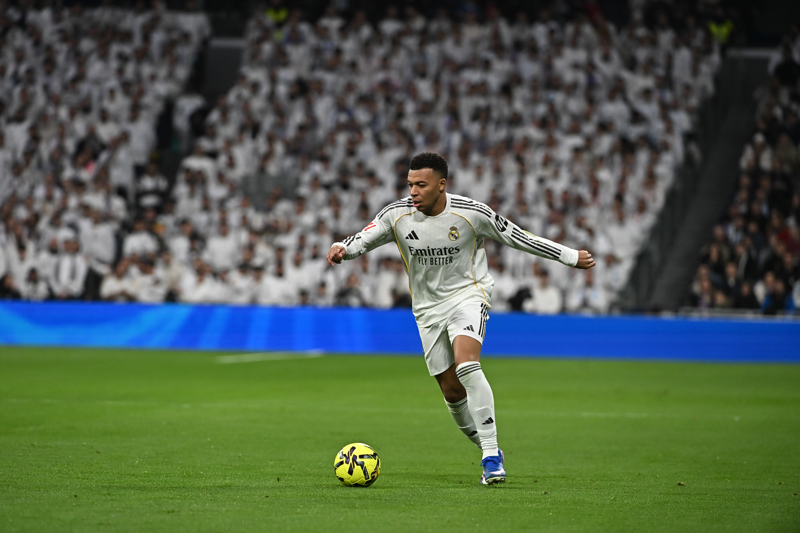 Real Madrid vence 2-0 al Levante en medio de abucheos en el Bernabéu