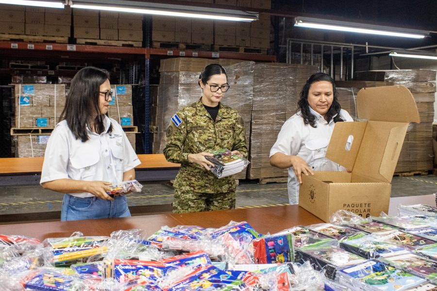 Entrega de paquetes escolares terminaría durante el mes de febrero, asegura Educación