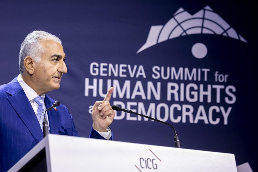 El hijo del último shah de Irán pide una intervención para derrocar al régimen islámico