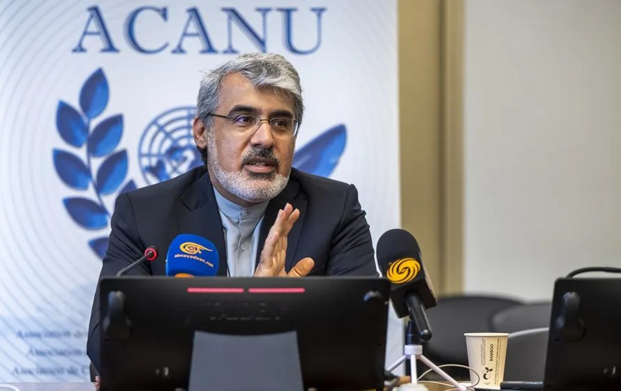 Irán afirma estar abierto a negociaciones con EEUU, pero advierte de que si le agreden responderá