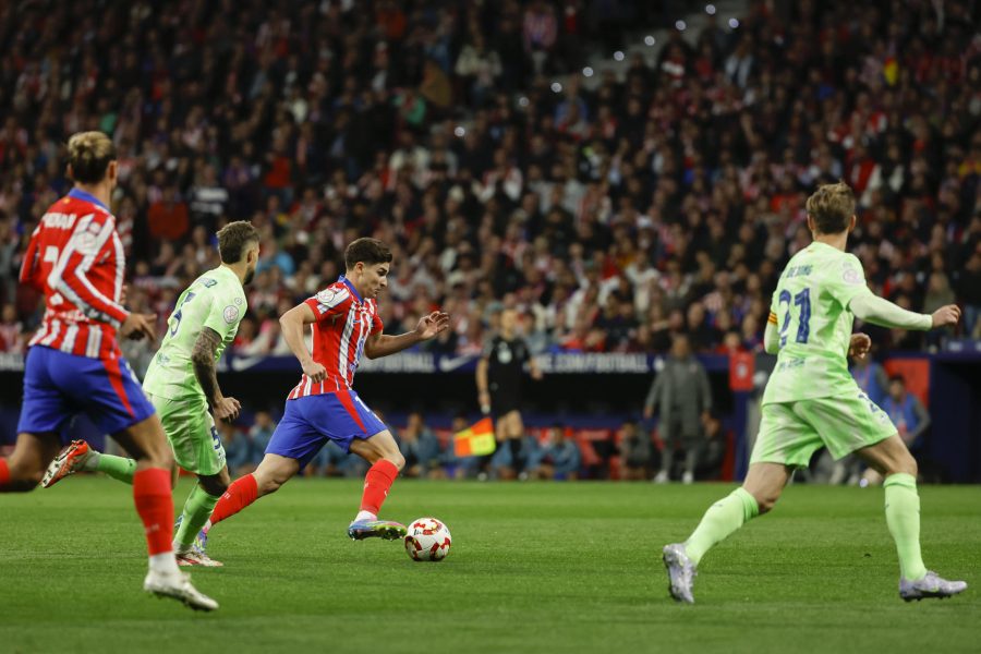 Barcelona y Atlético se miden en duelo electrizante por la Copa del Rey este jueves 