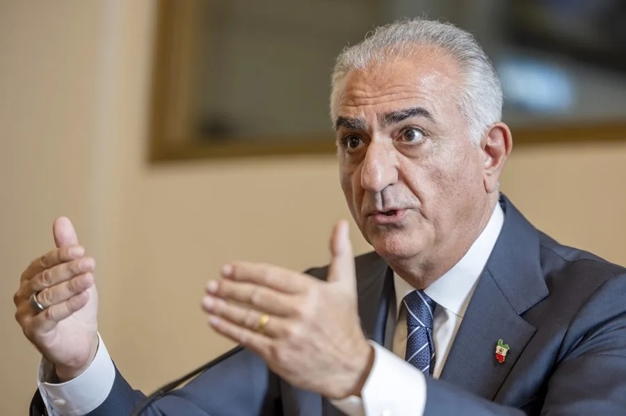 El hijo del Sha pide a militares rebelarse en Irán