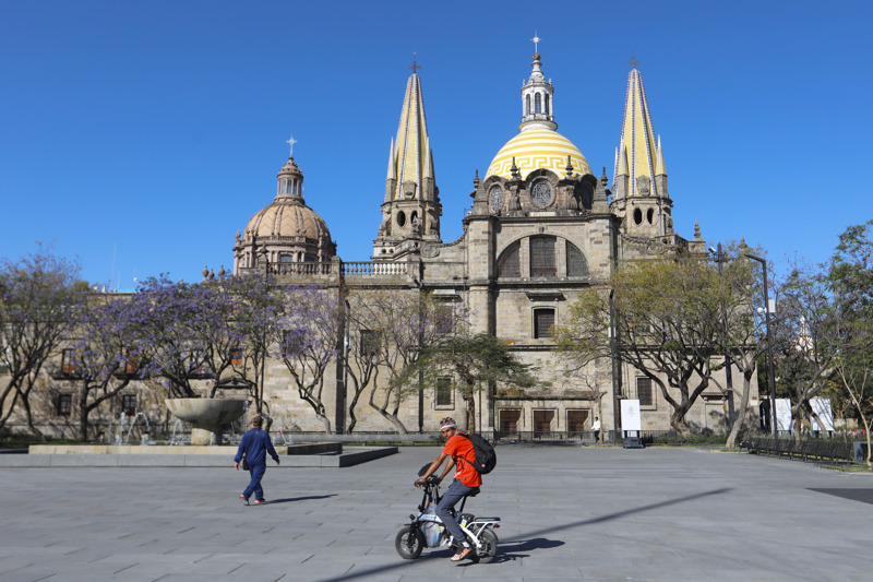 Guadalajara sigue paralizada tras muerte de “El Mencho”