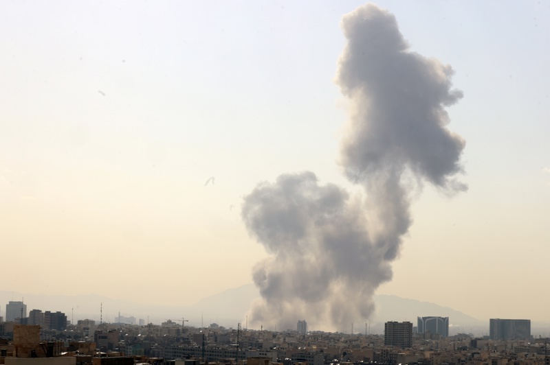 EEUU e Israel lanzan ofensiva masiva contra Irán