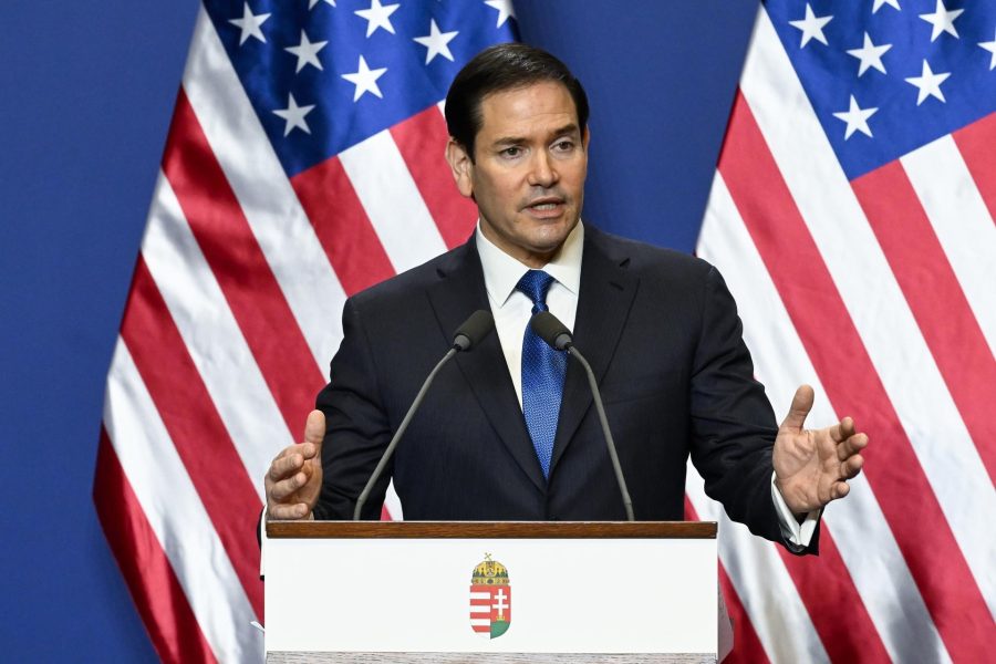 Marco Rubio dice que «no es fácil» pactar con Irán porque está dirigido por clérigos «radicales»