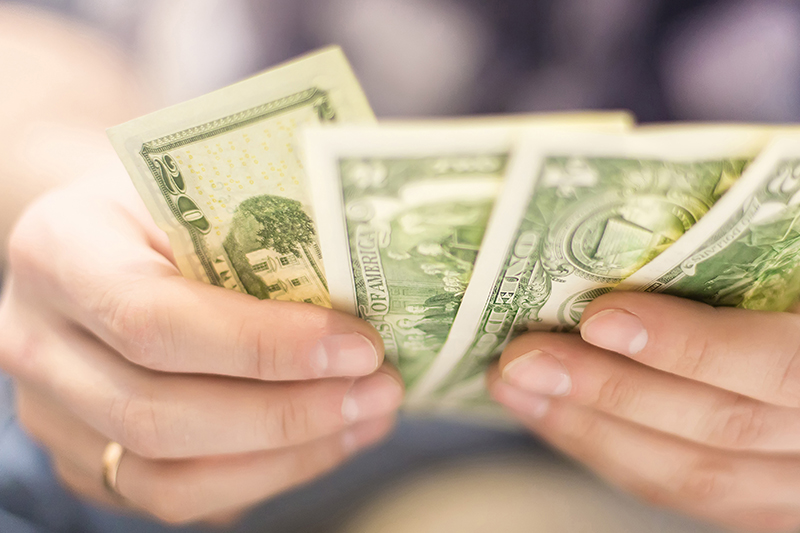 Los salvadoreños se llevan a casa $0.52 por cada dólar que generan en el trabajo