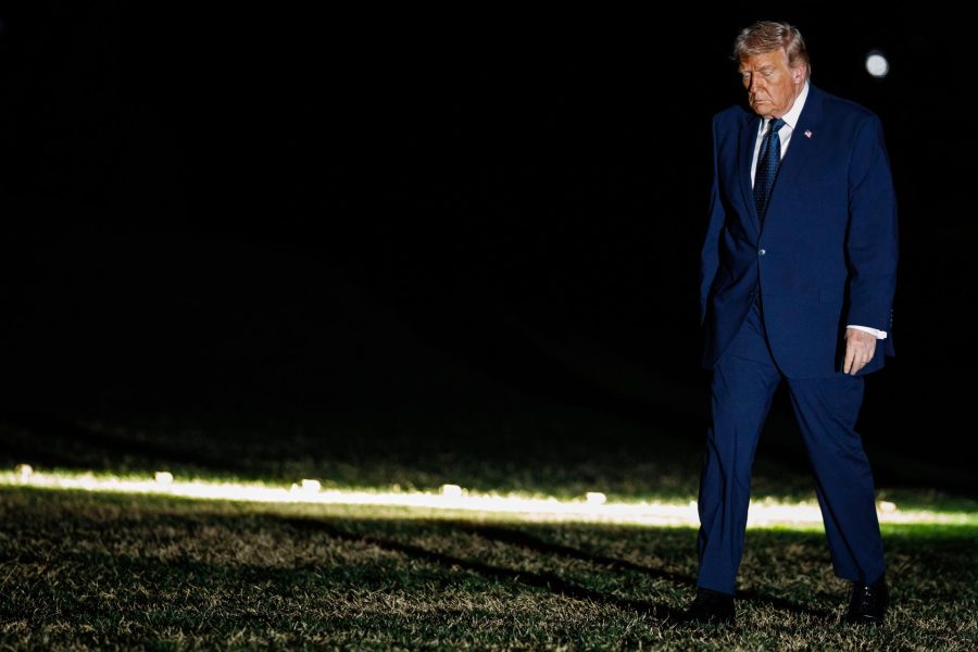 Trump afirma que «prácticamente no queda nada» que atacar en Irán