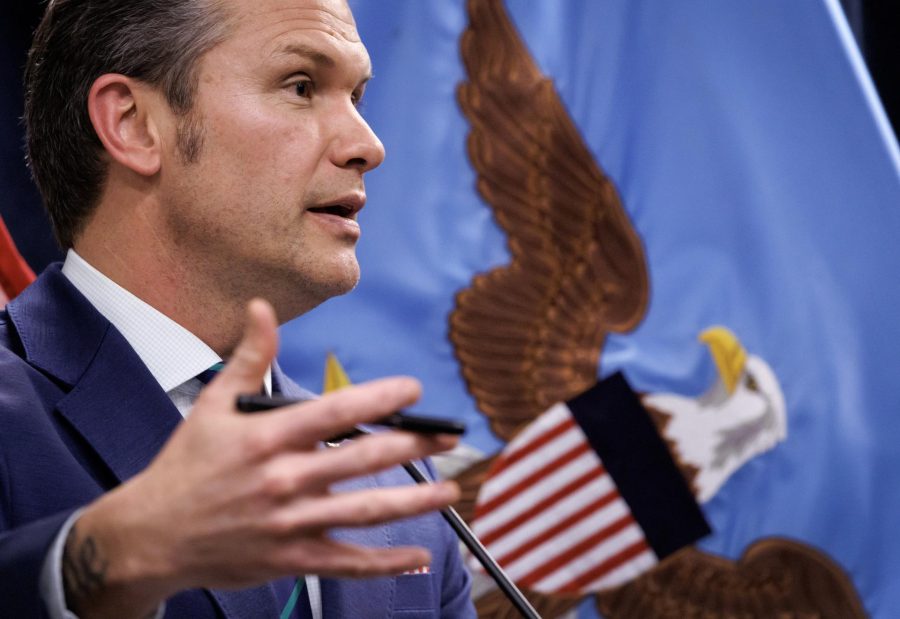 Irán ya no tiene defensas aéreas, asegura el jefe del Pentágono