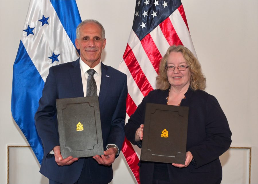 Honduras y EE. UU. firman acuerdo sanitario por $46.5 millones