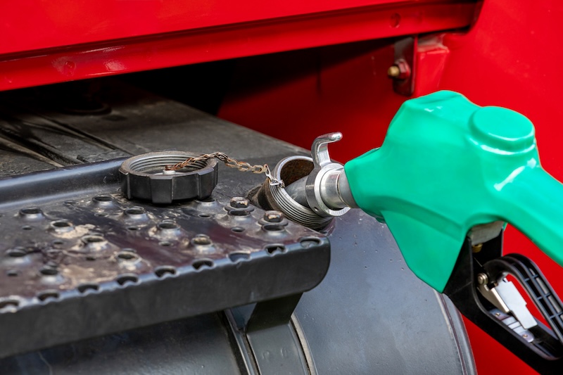 El precio del diésel en EE.UU. supera los 5 dólares por galón por guerra en Medio Oriente