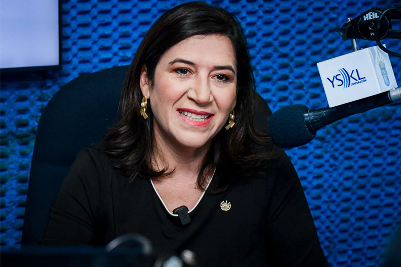 Minec descarta impacto económico en El Salvador por guerra en Medio Oriente