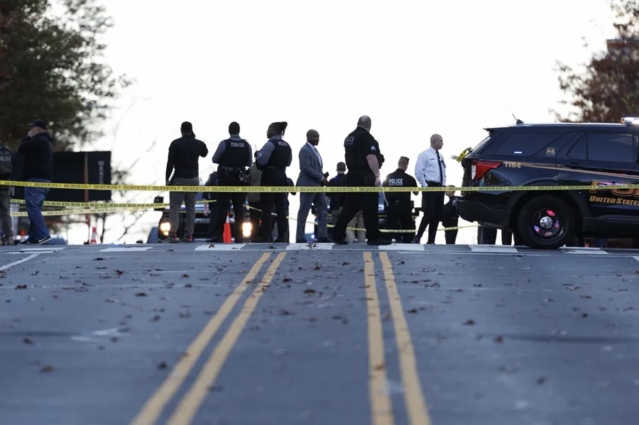 Dos tiroteos en EE.UU. elevan alerta terrorista