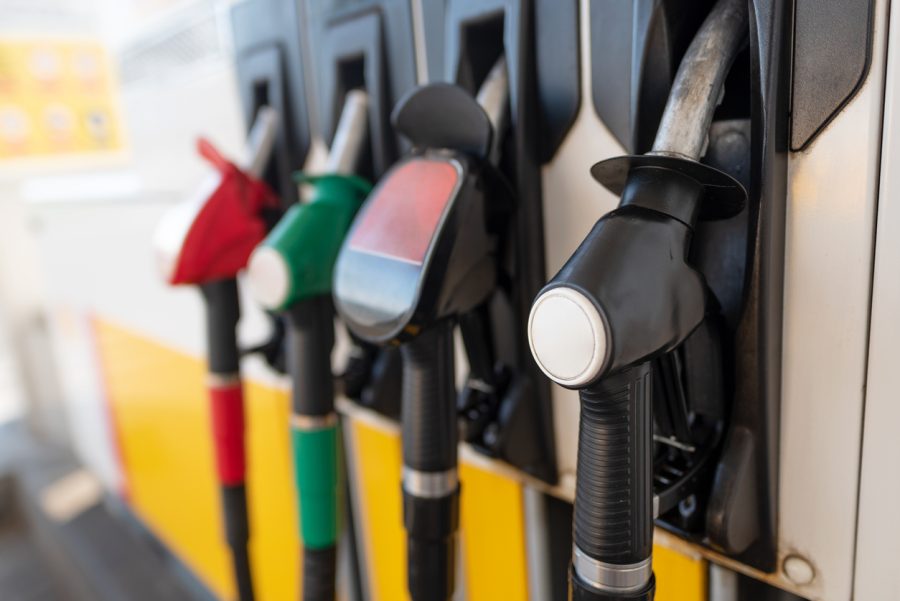 Combustibles subirán hasta $0.05 y autoridades lo atribuyen a conflicto en Medio Oriente