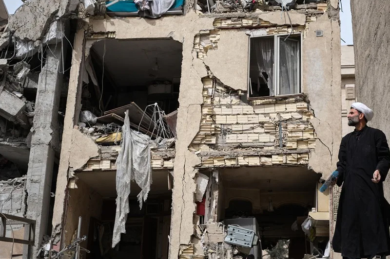 Irán lanza nueva oleada de ataques contra Israel y las bases de EEUU en Oriente Medio