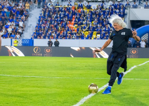 Jorge “El Mágico” González, leyenda del fútbol salvadoreño, cumple 68 años
