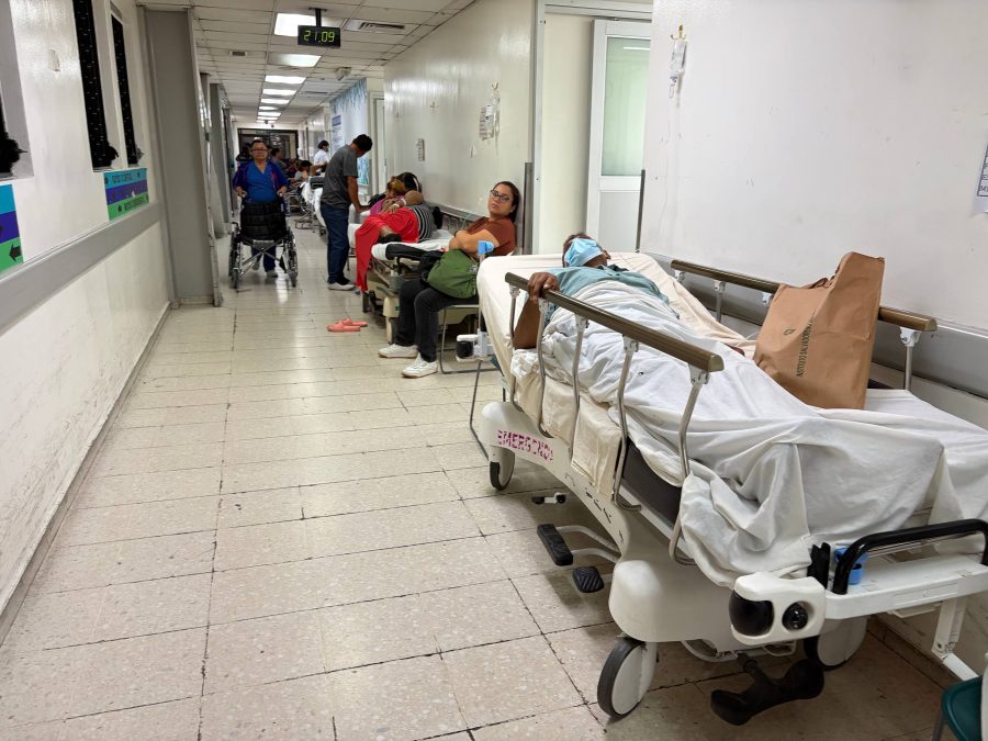 Personal de salud denuncia escasez de insumos y presuntas amenazas en hospital del ISSS
