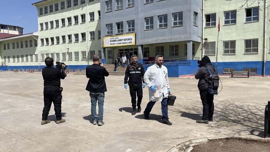 Suben a nueve los muertos en el tiroteo a manos de un alumno de 14 años en Turquía