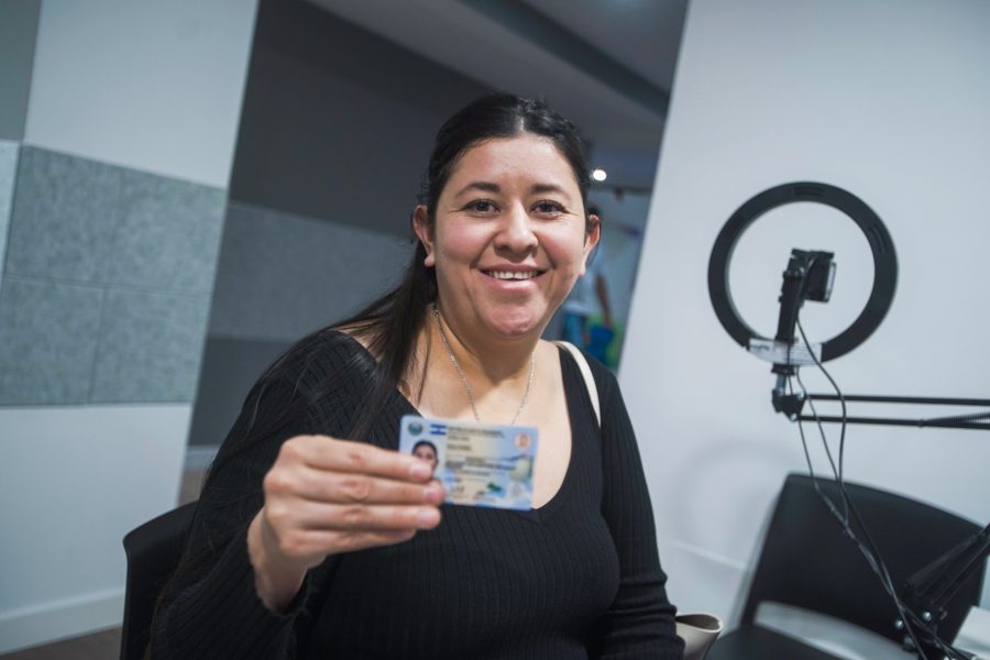 RNPN realiza ferias de identidad de salvadoreños en Canadá, Irlanda, Países Bajos y Francia