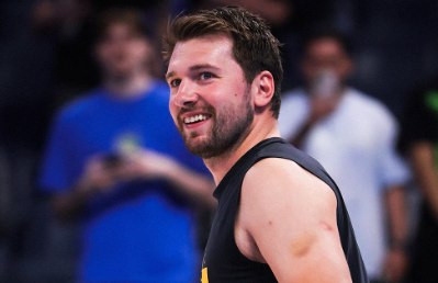 El esloveno Luka Doncic sigue sin fecha de regreso con los Lakers previo a playoffs