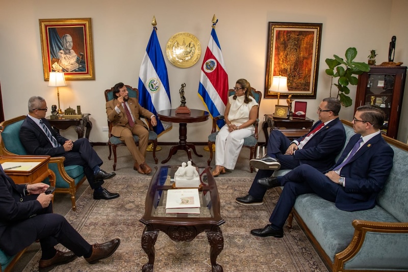 Vicepresidente recibe a ministros costarricenses que buscan conocer modelo salvadoreño de seguridad
