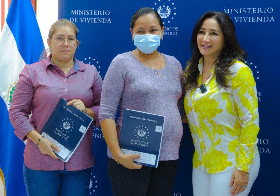 Ministerio de Vivienda entrega 154 escrituras a familias afectadas por caso Argoz