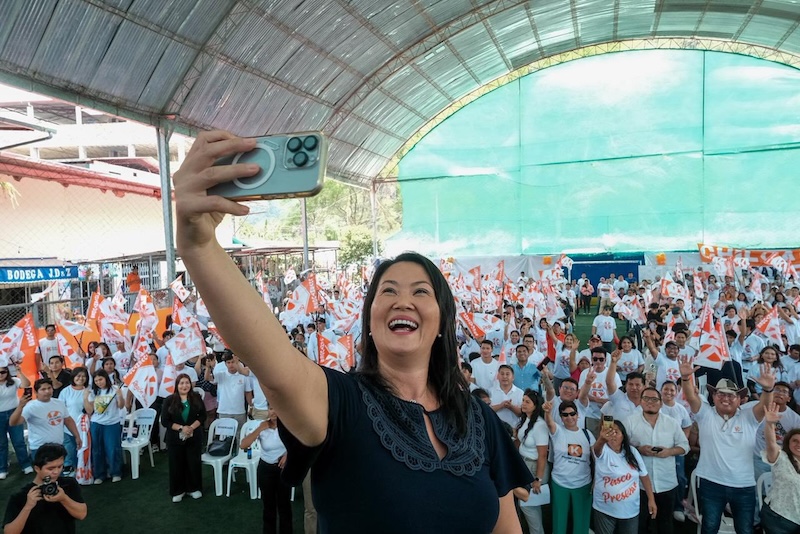 Keiko Fujimori aventaja por seis puntos a Sánchez a diez días de elecciones, según sondeo