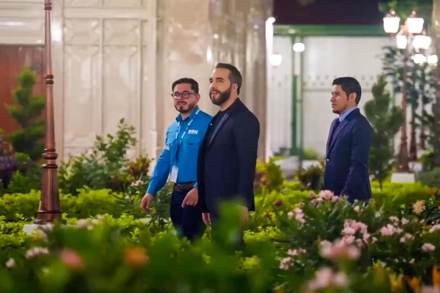 Ulloa defiende rendición de cuentas de Bukele en el Hospital Rosales