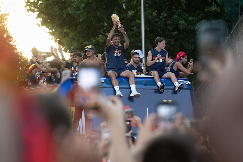 España celebra el título del Mundial 2026 con dos millones de aficionados en Madrid