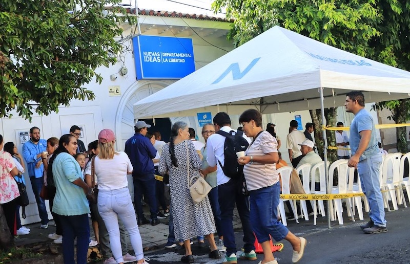 Afiliados de Nuevas Ideas inician jornada de votación para elegir a precandidatos