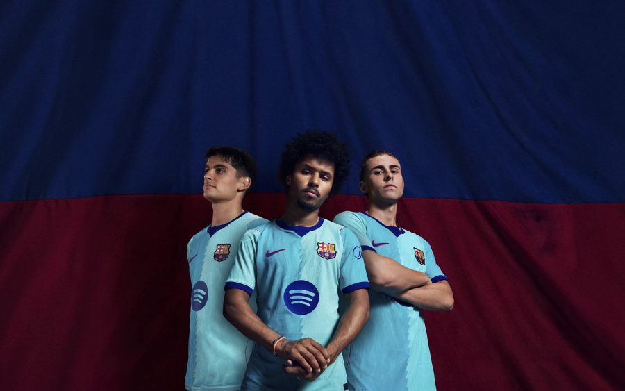 El Barcelona revive los años 90 con su tercera equipación en tonos verdes