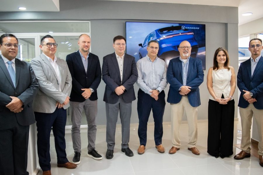 Changan inaugura nueva agencia en El Salvador tras 4 años en el país y con el respaldo de los 50 años de Sikamotors