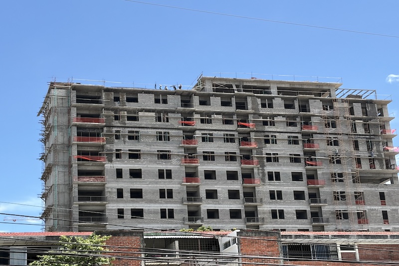 Asfalto, cemento, bloques y otros materiales de construcción reportan incrementos entre en primer semestre del año