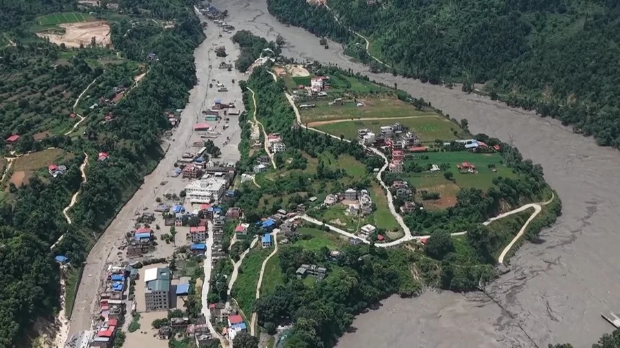 El colapso de un glaciar habría provocado mortal riada en zonas de Nepal y China