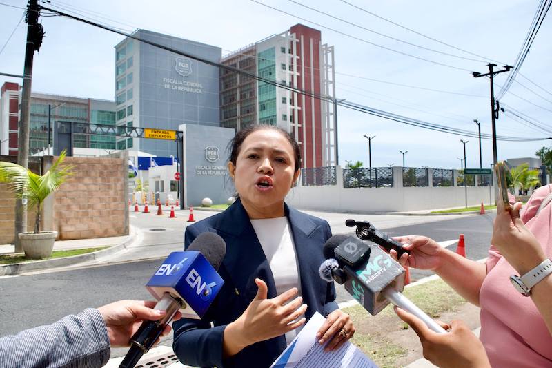 Secretaria general de Vamos pide a Fiscalía investigar “hurto de identidad” del partido
