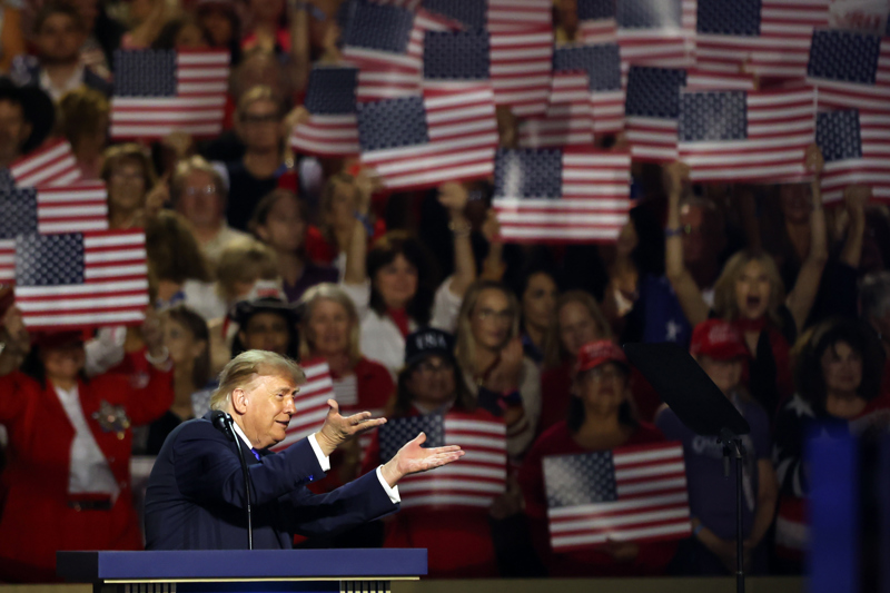 Trump ofrece $5,000 a cada ciudadano si republicanos mantienen control del Congreso