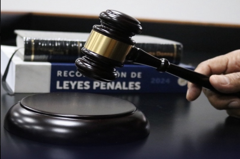 Condenan a mujer a diez años por extorsión y amenazas en Aguilares