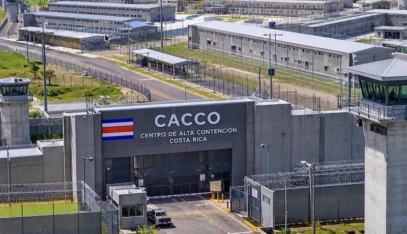 Costa Rica inaugura megacárcel inspirada en modelo salvadoreño