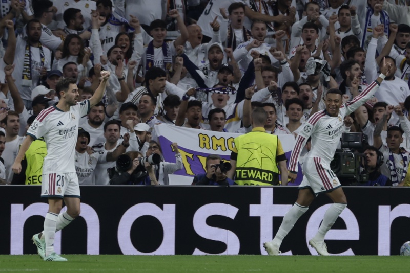Real Madrid golea al Leipzig y sigue invicto en Champions